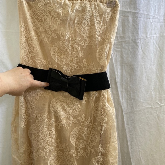 Lace Strapless Dress Size: Large - Picture 4 of 8